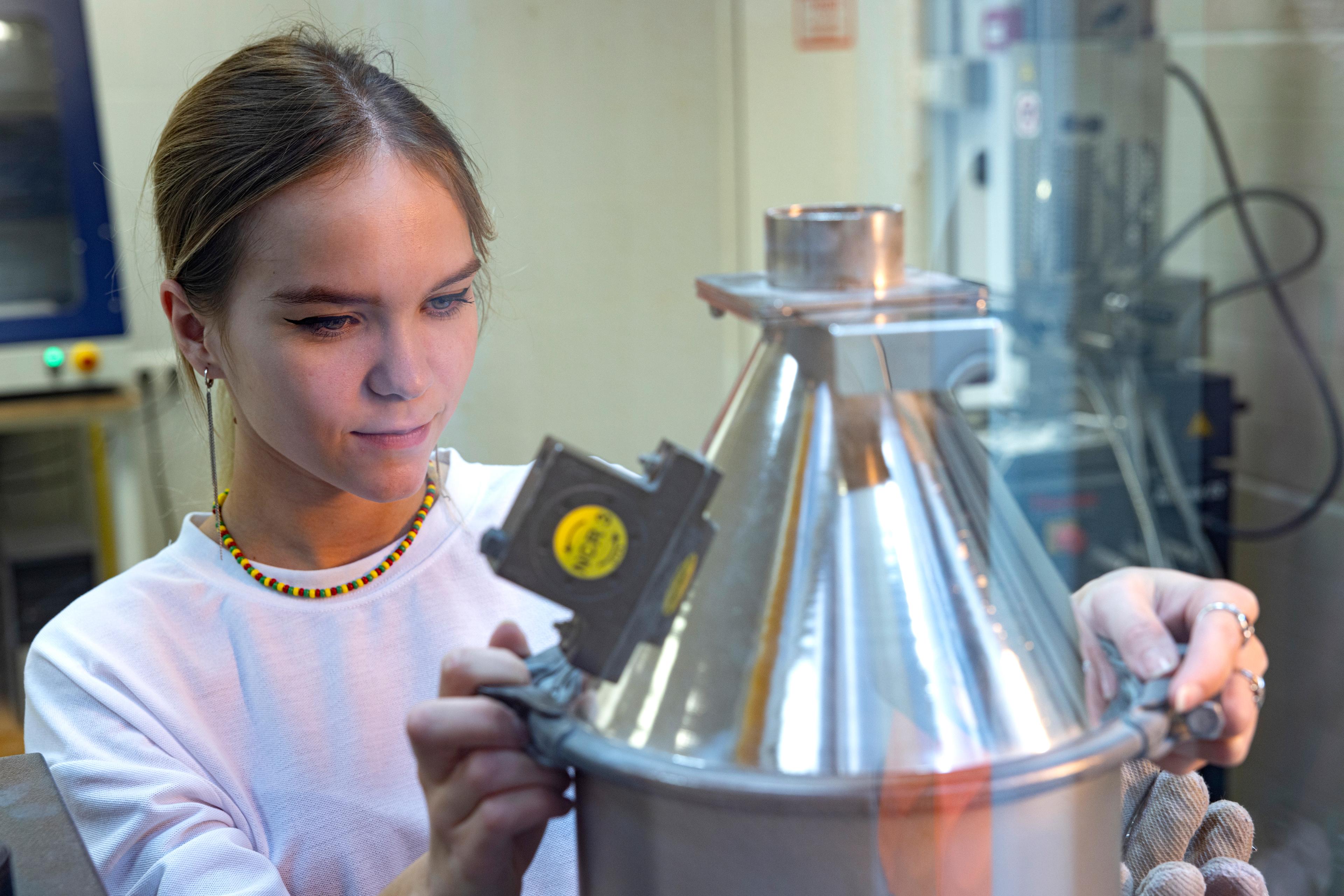 Надежная логистика VEKA