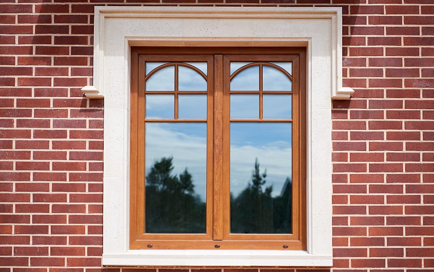 Окно для коттеджа (загородного дома)