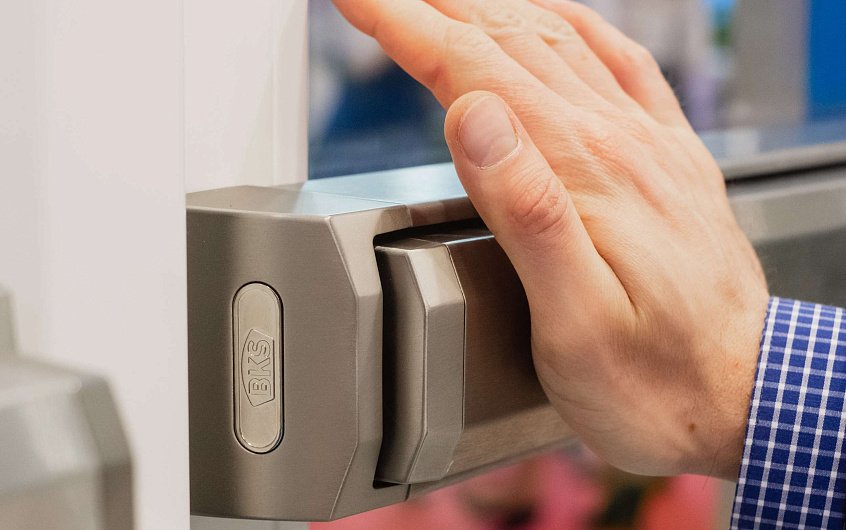 Межкомнатная (офисная) дверь