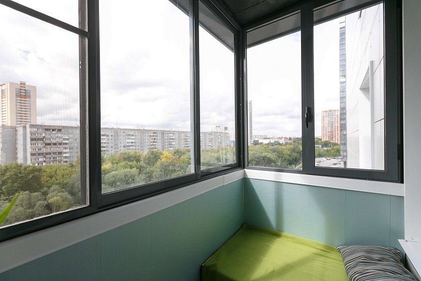 Остекление с распашным открыванием створок, г. Москва